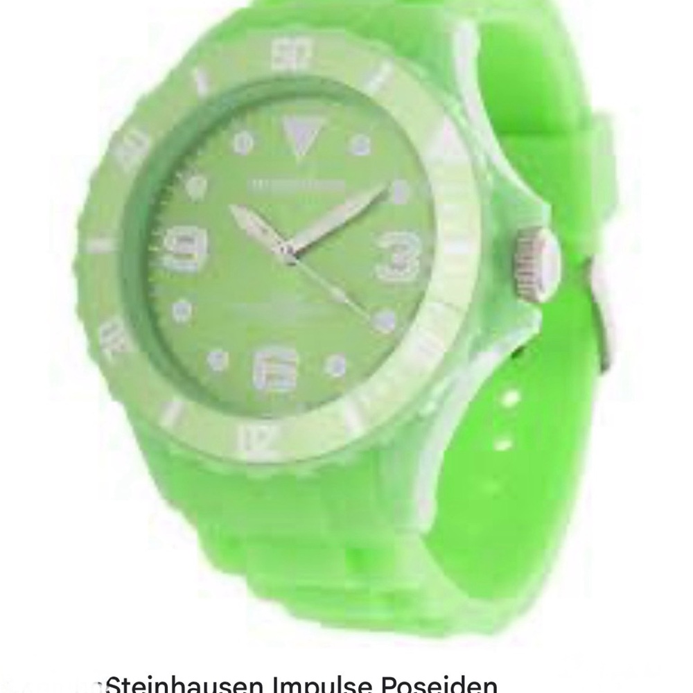 Vibrant Green Sporty Silicone Watch